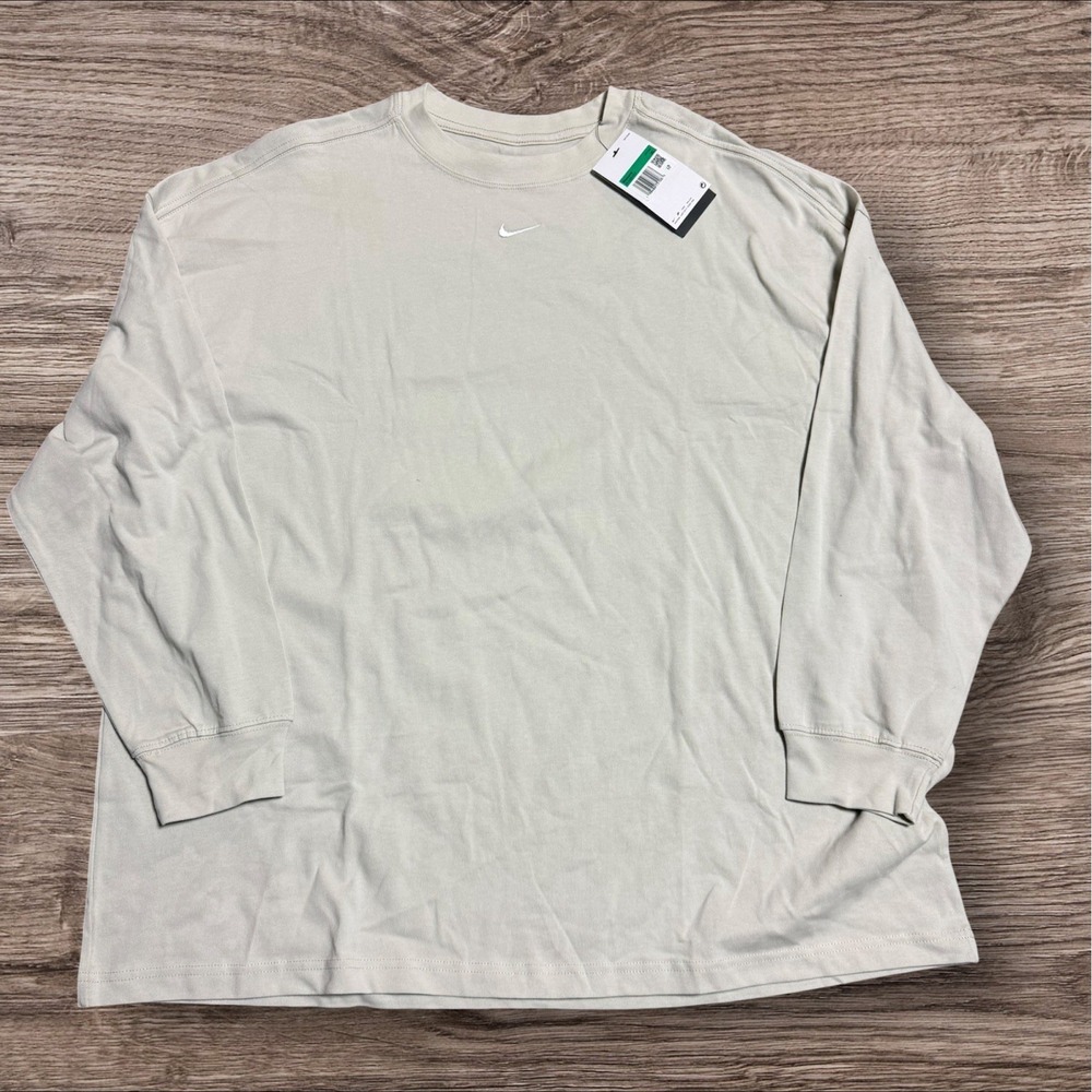 NWT Sportswear Essential Oversized Women's Sz XL Long-Sleeve T-Shirt